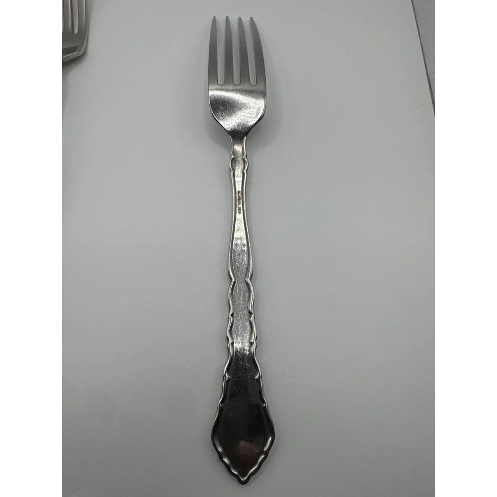 Oneida Royal Chippendale Stainless Dinner Forks Set of 2 USA Glossy Outline Edge